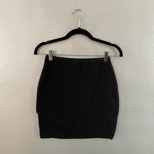 H&M BLACK CROSSOVER TEXTURED MINI SKIRT
